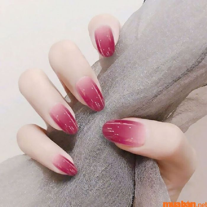 Mẫu nail hồng thạch Ombre thanh lịch và tinh tế