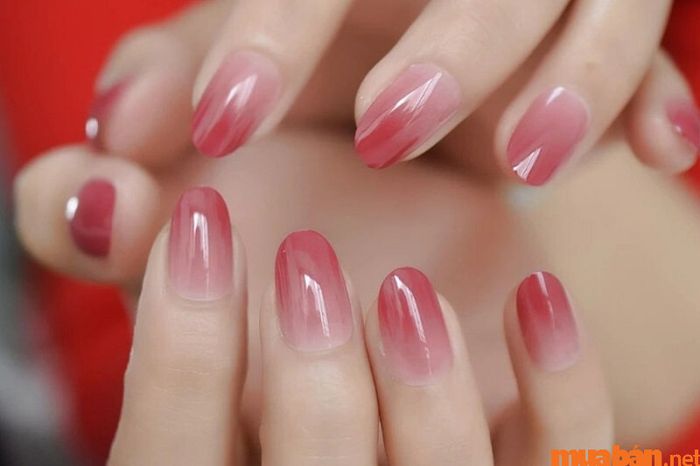 Mẫu nail hồng thạch sơn bóng đẹp, đơn giản