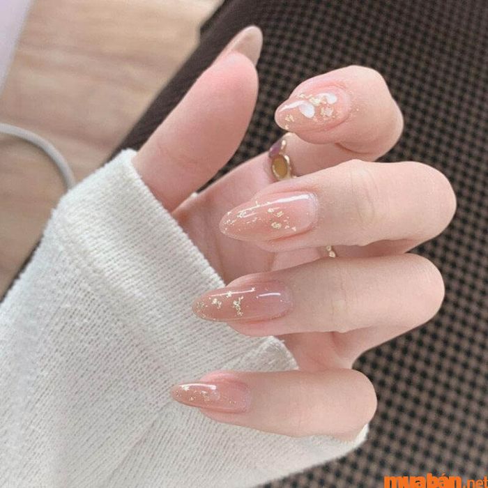 Mẫu nail hồng thạch kim tuyến nữ tính