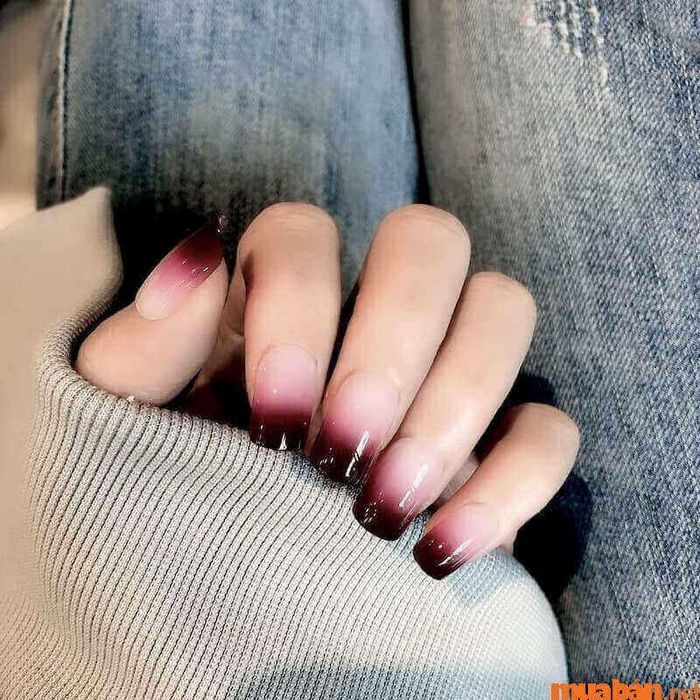 Mẫu nail hồng thạch Ombre cá tính và hiện đại