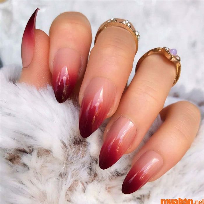 Mẫu nail hồng thạch phong cách cá tính