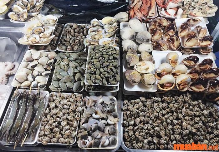 Vựa hải sản Hồ Tràm.