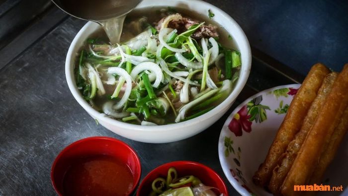 Phở Phú Gia nổi tiếng với hương vị thơm ngon tại Sài Gòn.