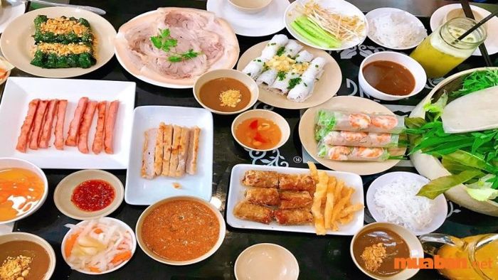Quán ăn Hoàng Ty luôn được xếp hạng trong danh sách những quán ăn ngon nhất quận 3.