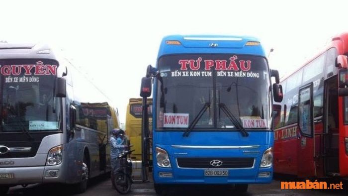 Nhà xe Tư Phầu