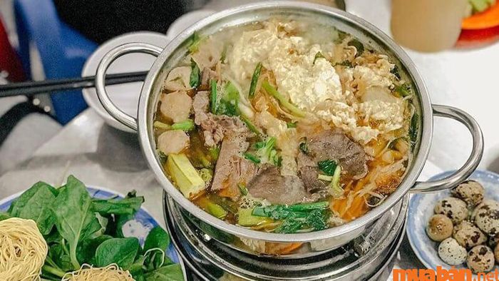 Lẩu bò Nhà Gỗ