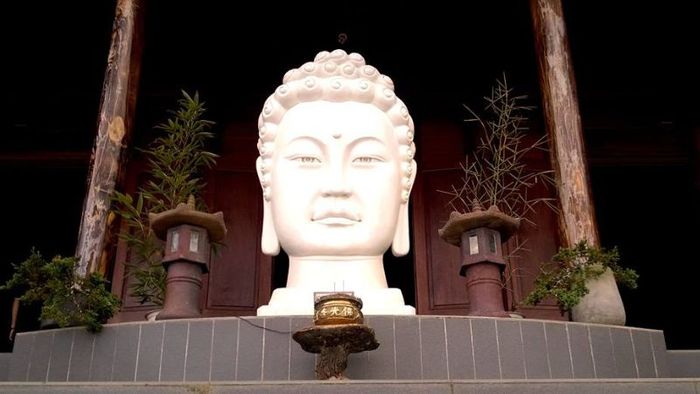 Bức tượng Phật tại chùa