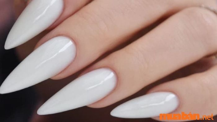 Mẫu nail trắng nhọn đẹp mắt