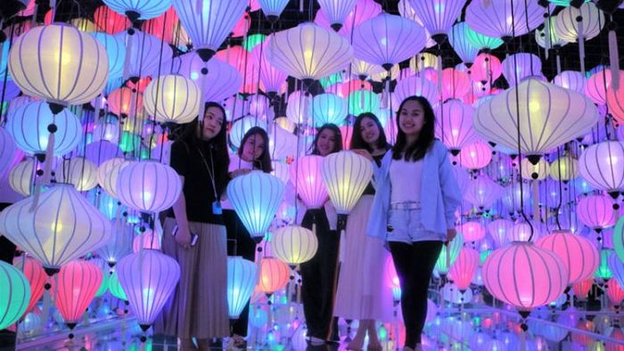 Phòng Ngôi Đền Ảo Ảnh tại Vườn Ánh Sáng Lumiere (Ảnh: Sưu tầm)