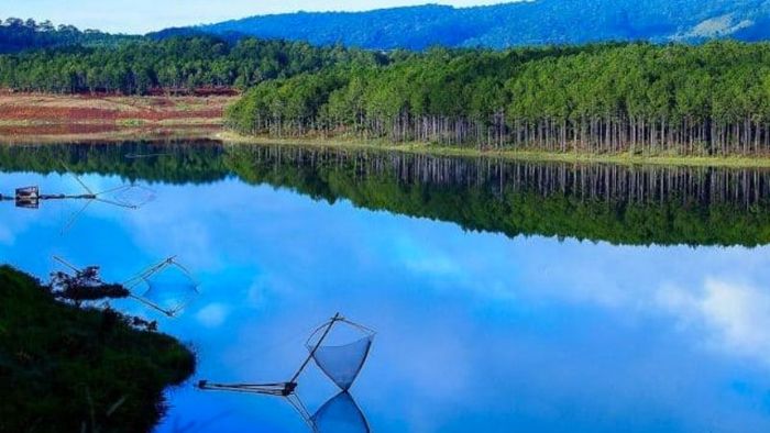 Câu cá tại Hồ Tuyền Lâm