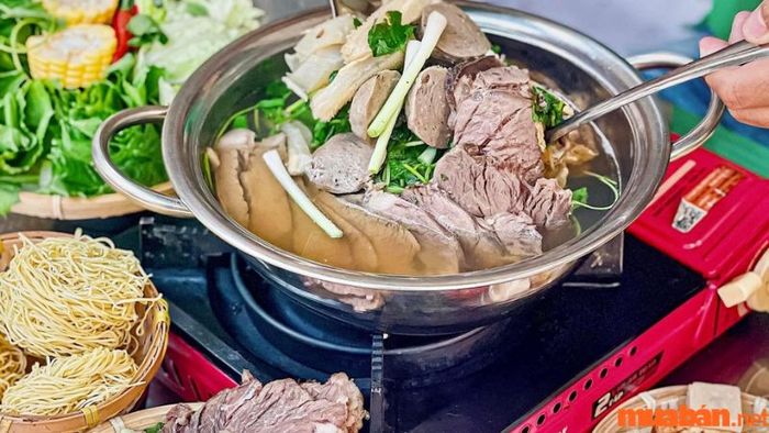 Lẩu bò A Khén