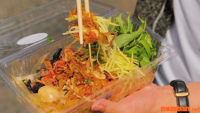 Bánh tráng trộn Chú Viên