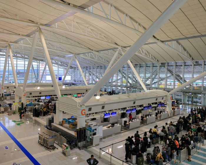 Cách di chuyển từ sân bay Fukuoka vào trung tâm thành phố