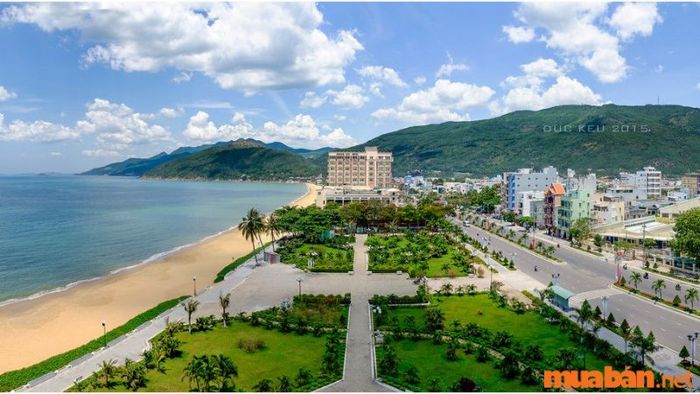 Quy Nhơn sở hữu nhiều địa điểm du lịch phong phú và hấp dẫn, là lựa chọn hoàn hảo cho những ai muốn tận hưởng kỳ nghỉ bên bờ biển thú vị.