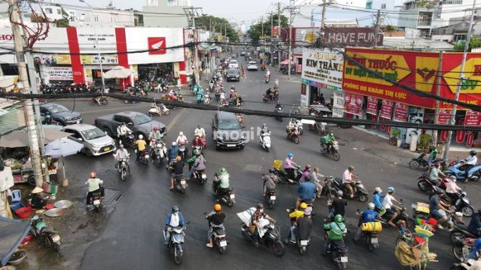 Các dự án hạ tầng giao thông tại Ngã tư Bốn Xã đang ngày càng được nâng cấp và cải thiện.