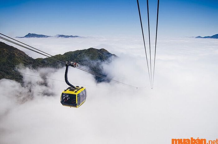 Di chuyển bằng cáp treo Fansipan