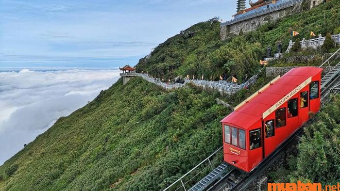 Du lịch Fansipan - Khám phá tàu hỏa leo núi
