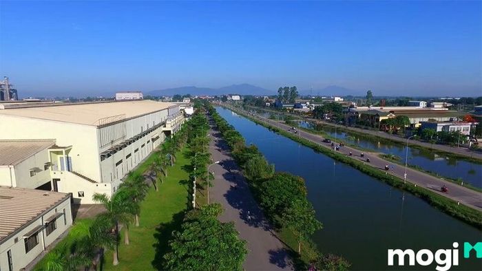 Khu vực ven sông của khu công nghiệp