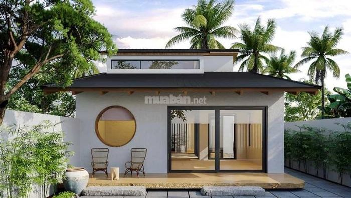 Nhà cấp 4 gác lửng với tường sơn trắng và thiết kế nhỏ gọn.