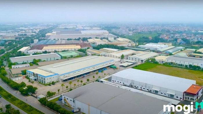 Nhà máy trong khu công nghiệp