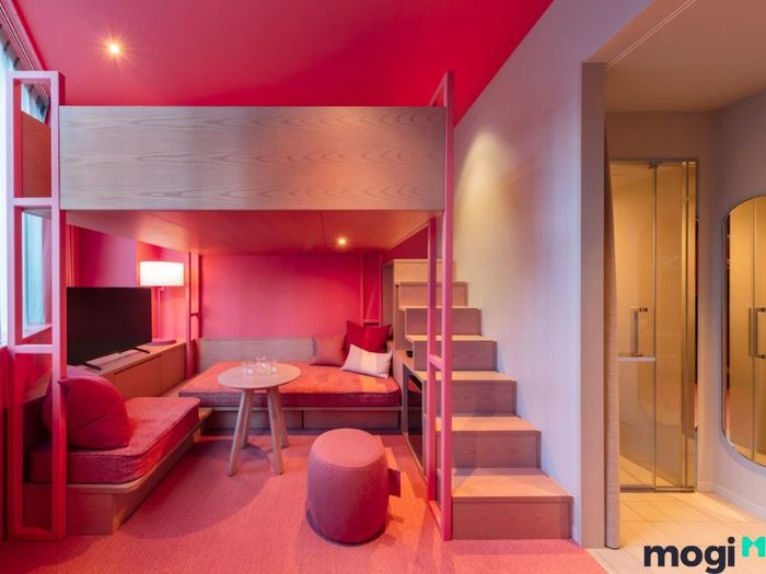 Sử dụng màu đỏ Viva Magenta