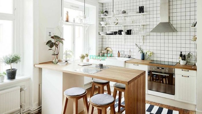 Phòng bếp mang phong cách Scandinavian thường sử dụng tủ bếp gỗ sơn trắng