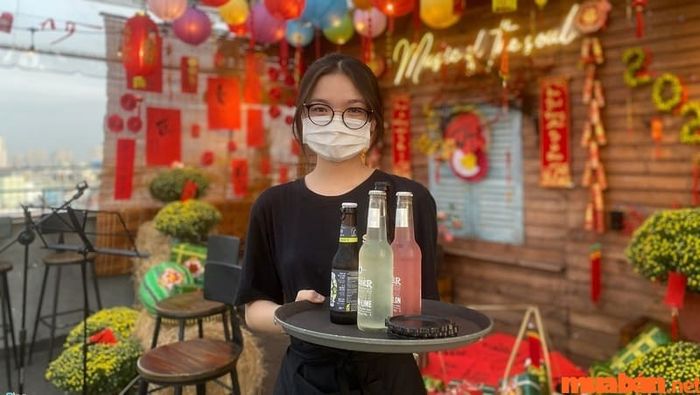 Nhân viên phục vụ bàn