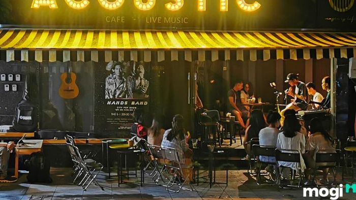 Thiết kế quán cà phê nhỏ xinh với mức giá hợp lý