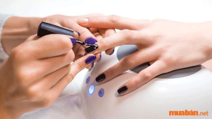 Kinh doanh dịch vụ làm móng, làm tóc tại nhà