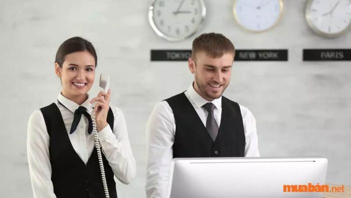 Giải đáp thắc mắc cho khách hàng và đối tác qua các kênh liên lạc