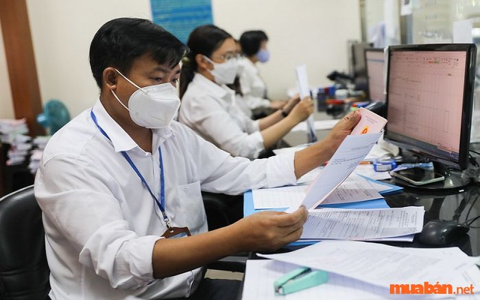 Công nhân viên chức là những cá nhân làm việc trong các cơ quan nhà nước