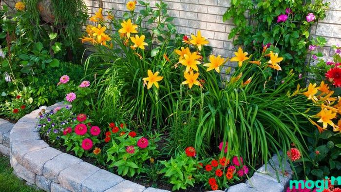 xây dựng bồn hoa trước cửa nhà