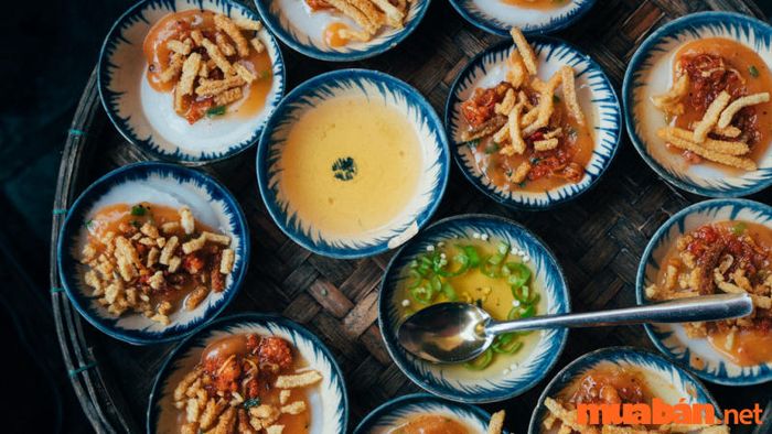Bánh bèo – món ăn sáng quen thuộc của người dân phố cổ Hội An.