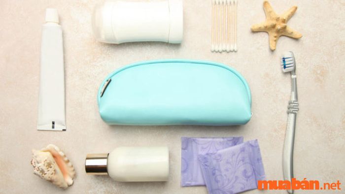 Kinh nghiệm khi du lịch Hội An là bạn nên mang theo đầy đủ đồ dùng cá nhân.