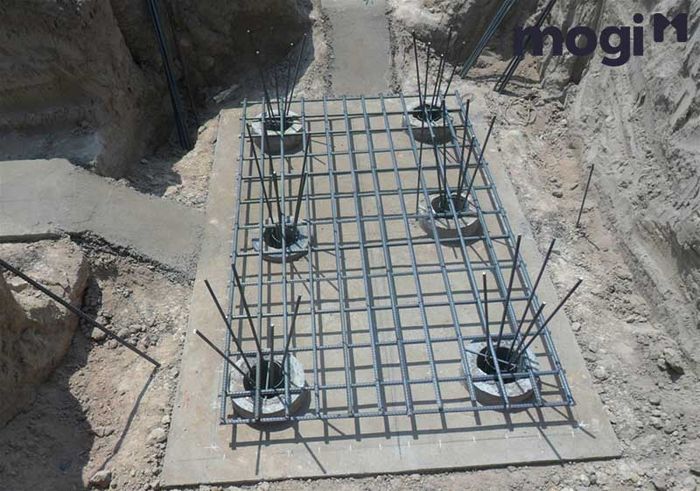 Đổ móng bằng bê tông