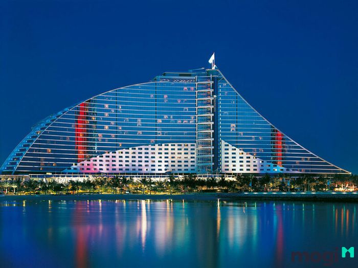 Jumeirah là một trong những khách sạn sang trọng hàng đầu