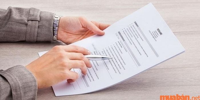 Đơn xin việc cần được soạn thảo một cách cẩn thận, đảm bảo thông tin đầy đủ.