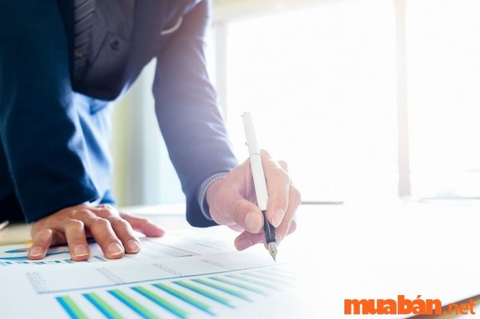 Khi CPI giảm, điều đó có nghĩa là giá trị giỏ hàng hóa cũng giảm.