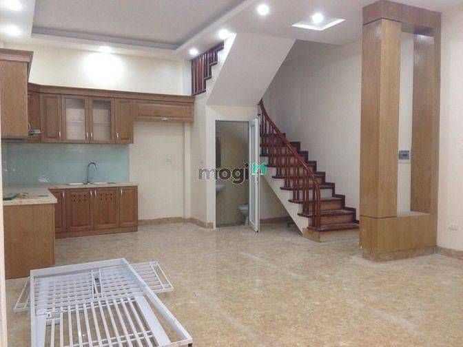 Nhà phố Núi Trúc cho thuê 3 tầng