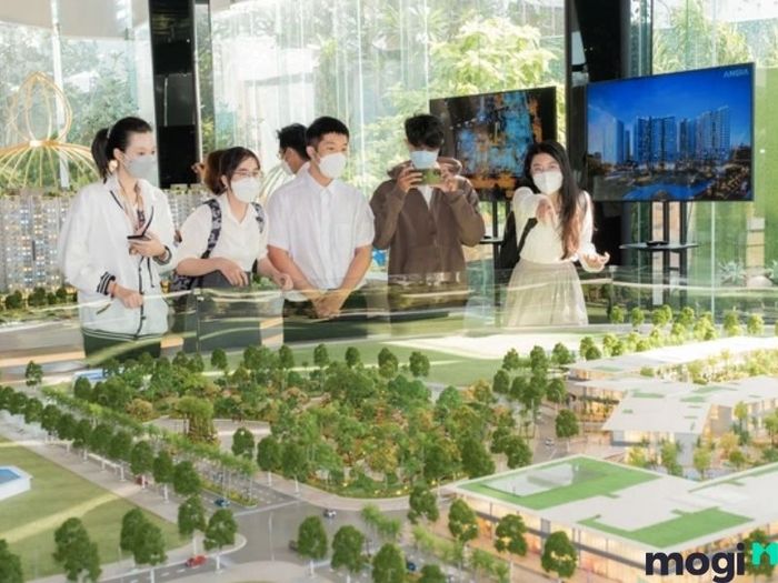 Việc học môi giới BĐS là yêu cầu bắt buộc.