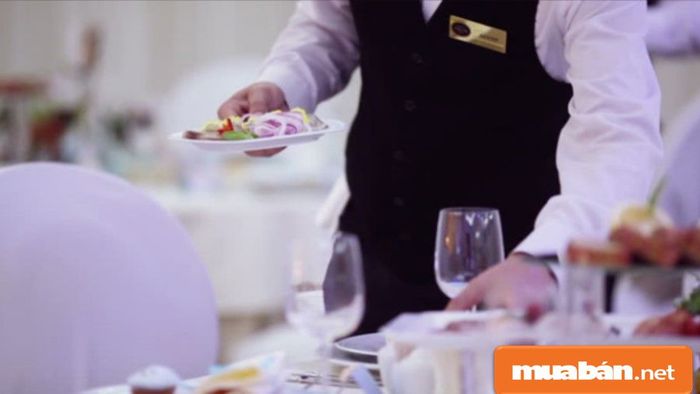 Dù không phải là công việc có mức lương cao, nhưng nó khá ổn định và có thể đáp ứng nhu cầu tìm việc làm thêm vào chủ nhật.