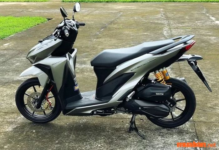 Vario 150 màu bạc