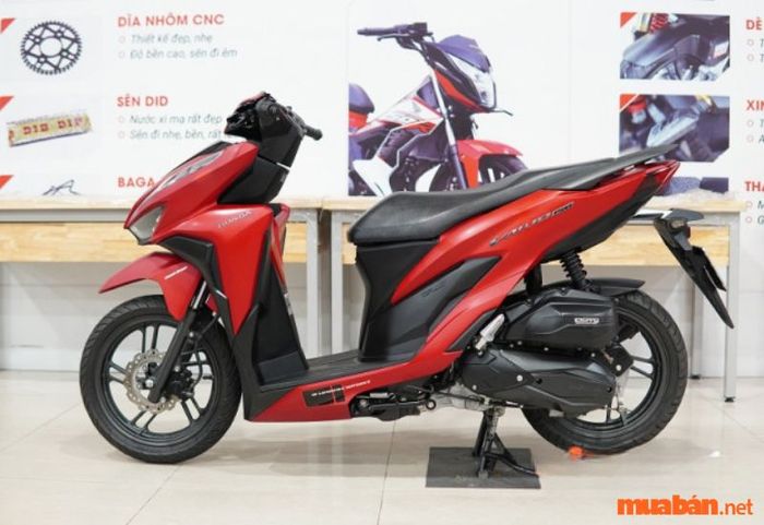 Vario 150 màu đen đỏ