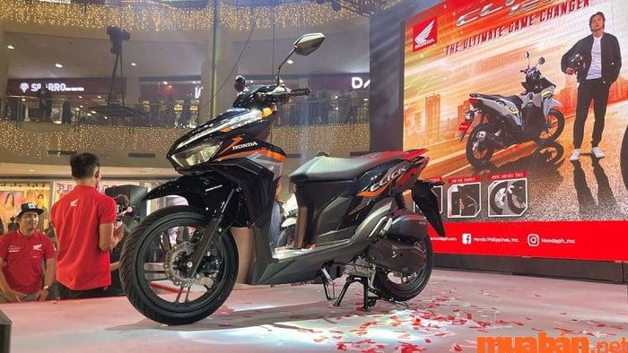 Mẫu Click 125i mới đã được Honda bổ sung nhiều tính năng hiện đại và tiện ích.