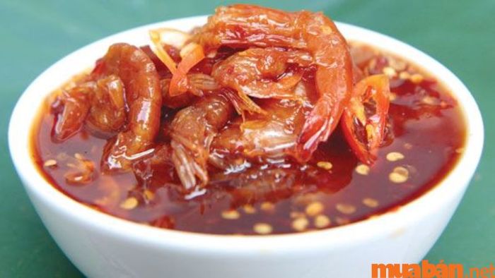 Mắm tôm chà là một đặc sản nổi tiếng của Tiền Giang với cách chế biến rất độc đáo.