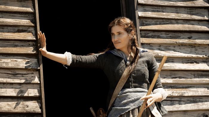 Kathryn Hahn trong Agatha All Along