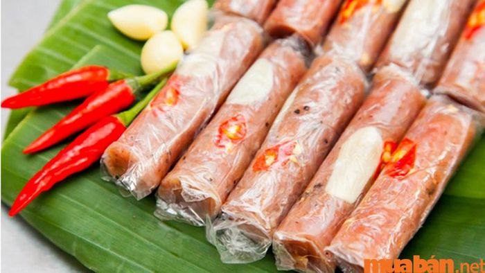 Nem ông Mập là một món đặc sản của Tiền Giang, rất phù hợp để mang về làm quà.