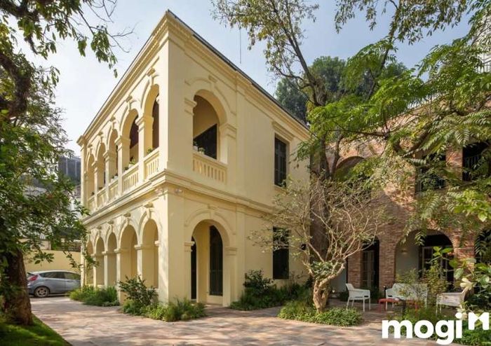 Những bí quyết để cải tạo biệt thự cũ hiệu quả và bền vững sẽ giúp bạn tái tạo lại vẻ đẹp của ngôi nhà, đồng thời tăng cường công năng sử dụng và giá trị thẩm mỹ cho không gian sống của gia đình.