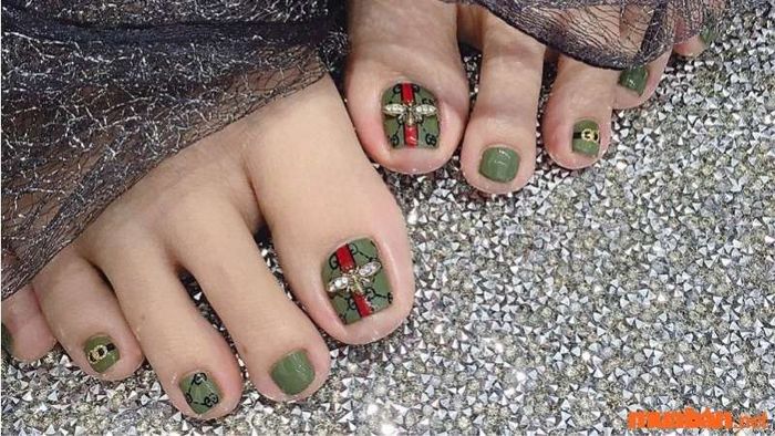 Mẫu nail chân đẹp 2024