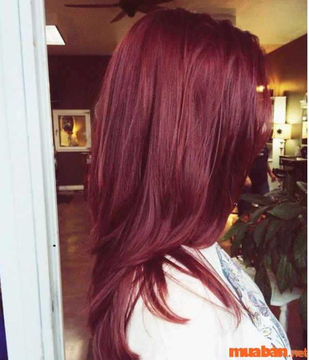 Mái tóc đỏ cherry layer sẽ mang đến cho bạn vẻ ngoài cực kỳ cuốn hút và hiện đại